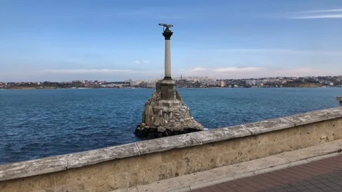 Sunny day hyperlapse of the Monument to the sunken ships in Sevastopol 库存影片 99753368