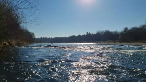 Sunny day in the river 스톡 동영상 154726791