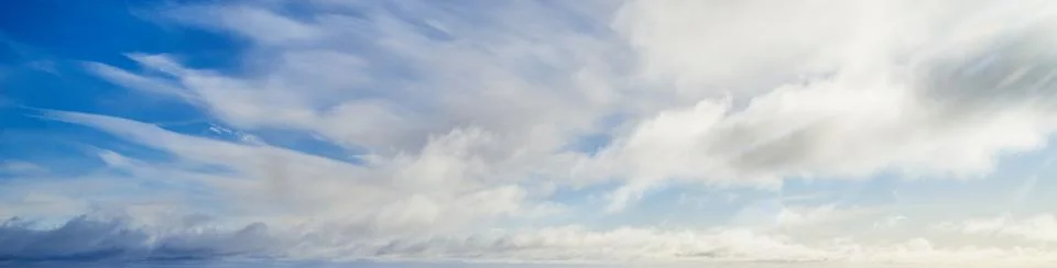 Sunny sky. Cloudscape Background. Close up of clouds Foto stock