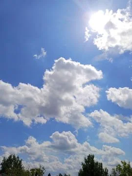 Sunny sky Stockfoto's