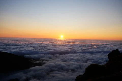 Sunrise Above Clouds at Pico do Arieiro Foto stock
