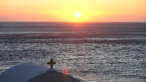 Sunrise across the small chapel of Agia Anna in Amorgos Vidéo 141458238