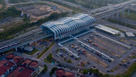 Sunrise aerial view hyper lapse of Light Rail Transit (LRT) station Vídeos de archivo 101691451