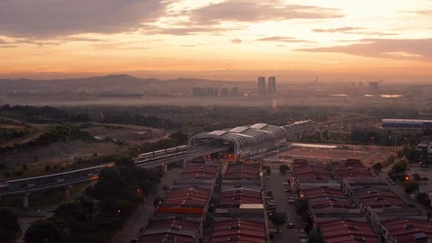 Sunrise aerial view hyper lapse of Light Rail Transit (LRT) station Vídeos de archivo 101692345