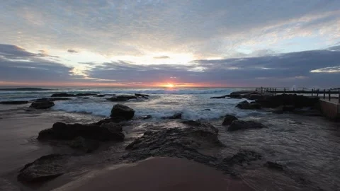 Sunrise in Avalon Beach Video stock 262937671