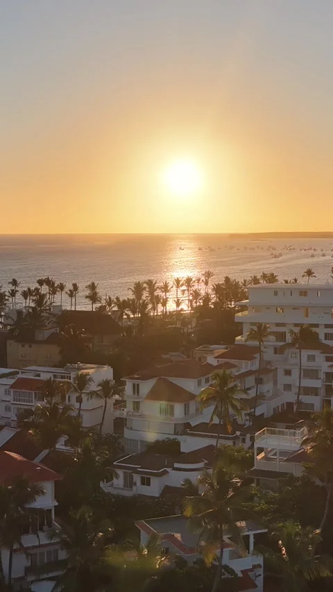 Sunrise Beach In Bavaro In Punta Cana Dominican Rep.. 스톡 동영상 324867116