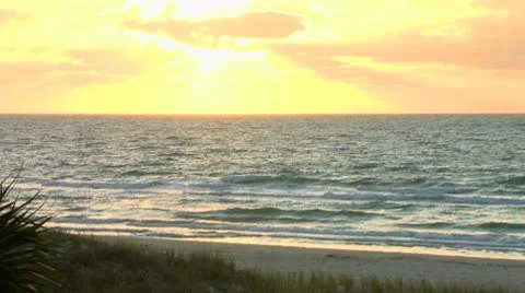 Sunrise at the Beach 動画素材 10588502