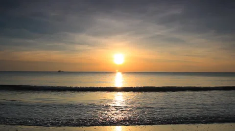 Sunrise beach 库存影片 42074221