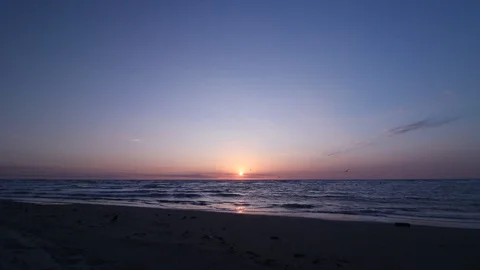 Sunrise on the Beach Vídeos de archivo 88302367