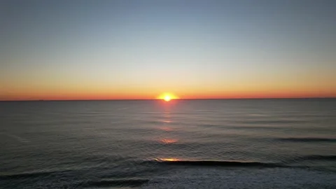 Sunrise at the beach 動画素材 194441245