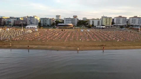 Sunrise on the Beach 库存影片 229972413