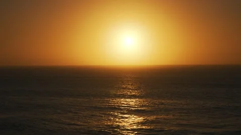 Sunrise at the beach Vídeo Stock 261705283