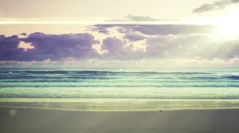 Sunrise at the beach with sunshine rays Video stock 1738011