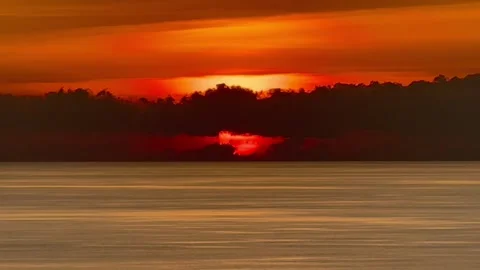 Sunrise Behind the Clouds on Open Sea (30 seconds) Stockbeeldmateriaal 334451743