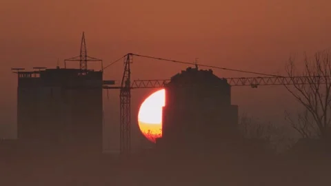 Sunrise Between Buildings 動画素材 148312227