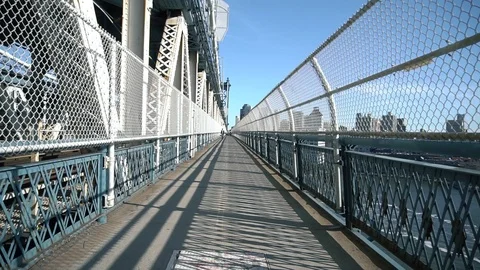 Sunrise on the Brooklyn Bridge. Stock Footage 92344343