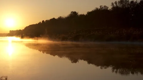 Sunrise by the Chinese river 스톡 동영상 124449349