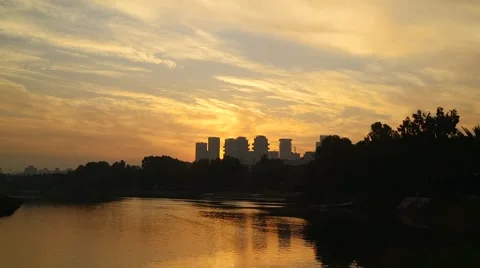 Sunrise with Clouds over Big City 스톡 동영상 58587059