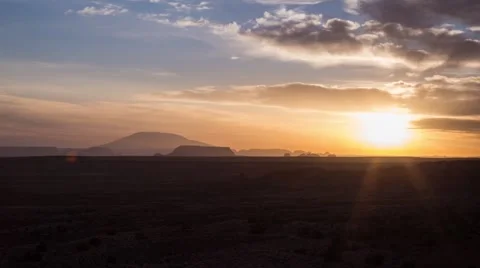 Sunrise on a cloudy morning Stock-Footage 40706122
