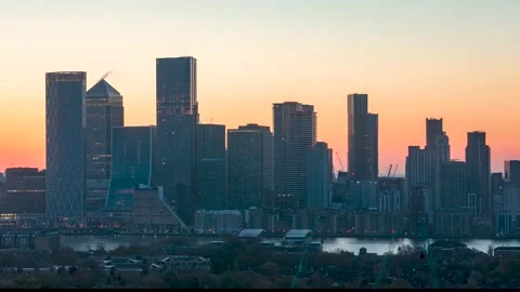 Sunrise to day time lapse view of Canary Wharf skyline, London Stock Footage 155970712