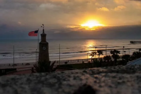 Sunrise at Daytona Beach Clocktower Vídeo Stock 306976332