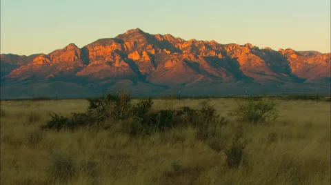 Sunrise Desert Mountain WS Vídeo Stock 33653070