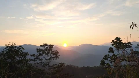 Sunrise 動画素材 243418025