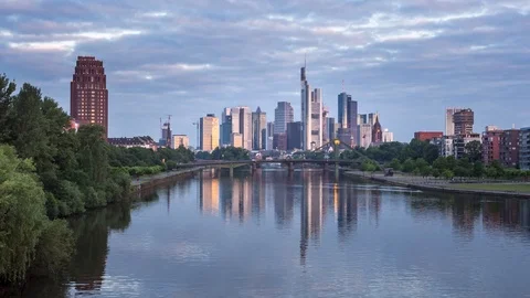 Sunrise in Frankfurt 動画素材 103820189