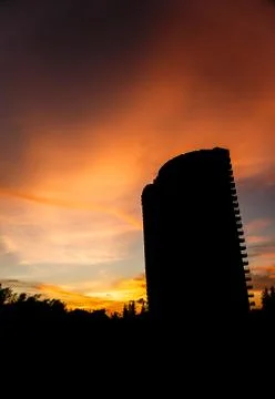 Sunrise in front of the building Fotos Stock