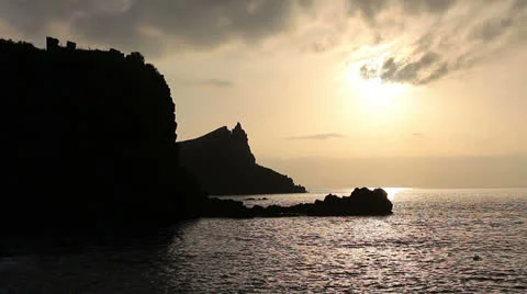 Sunrise on the island of Madeira Vídeos de archivo 26710089