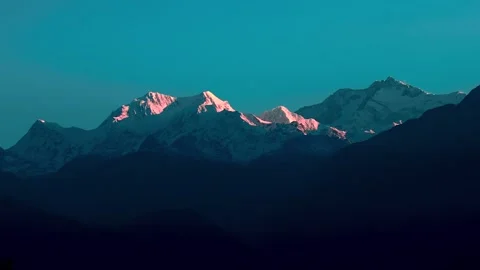 Sunrise on Kanchen junga mountain Sikkim Stock-Footage 313675280