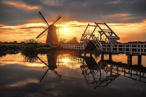 Sunrise on the Kinderdijk 库存照片