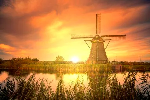Sunrise on the Kinderdijk windmill Stock Photos