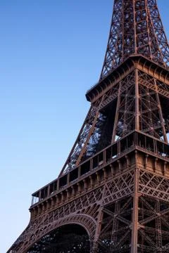 Sunrise light on the Eiffel Tower in Paris, France. Foto stock