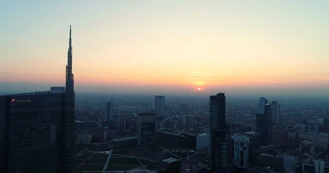 Sunrise in Milan Video stock 105584327