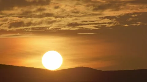 Sunrise in mountain close-up.  库存影片 265649070