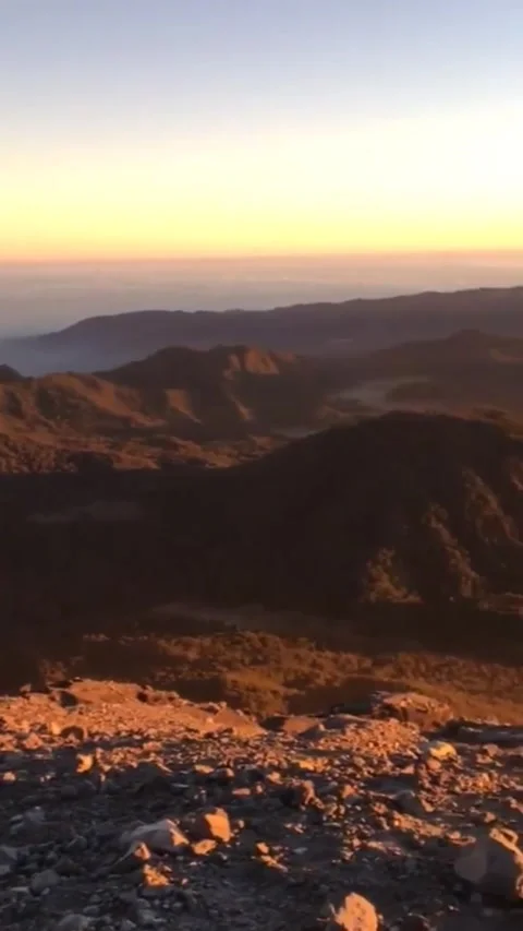 Sunrise in mountain Video stock 197918468