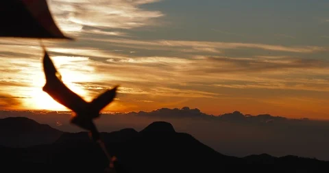 Sunrise on the mountain Sri Pada Adam's Peak. in slow motion Stock-Footage 85513341