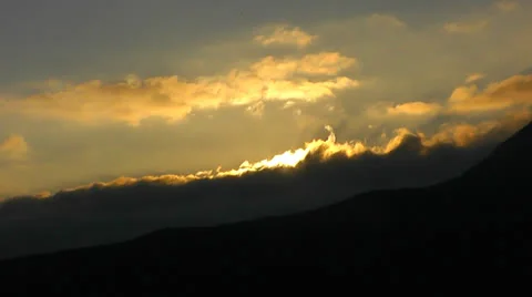 Sunrise in the mountains Vídeo Stock 22826372