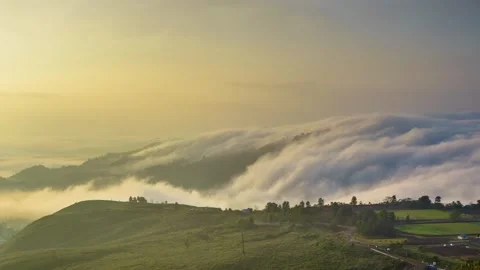 SUNRISE MOVING CLOUDS Stock Footage 138328691