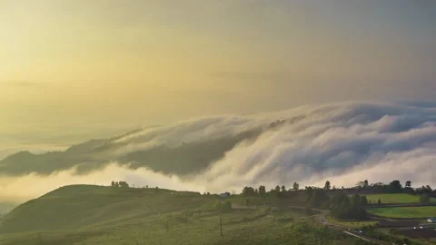 SUNRISE MOVING CLOUDS ZOOM IN Video stock 138328631