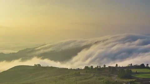 SUNRISE MOVING CLOUDS ZOOM OUT Stock Footage 138328660