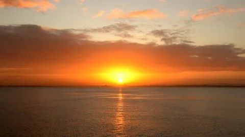 Sunrise on the ocean 스톡 동영상 10815861