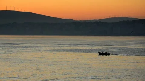 Sunrise on the ocean Vídeos de archivo 10816076