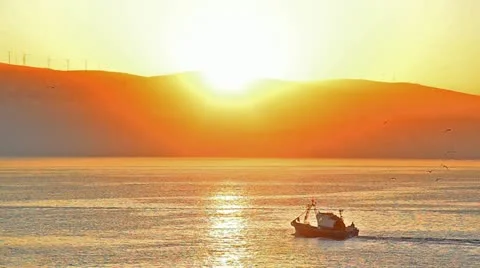 Sunrise on the ocean 스톡 동영상 10816193