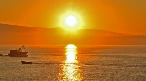 Sunrise on the ocean 스톡 동영상 10816242