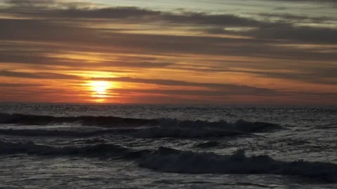 Sunrise in the ocean Video stock 198193683