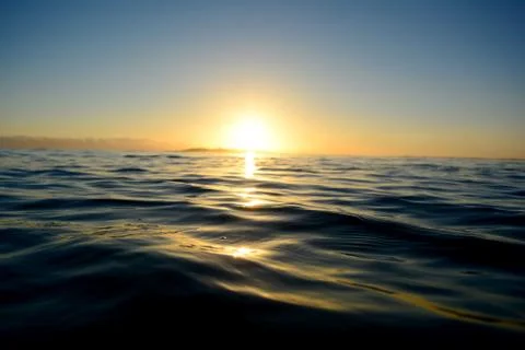 Sunrise on the ocean Stock-Fotos