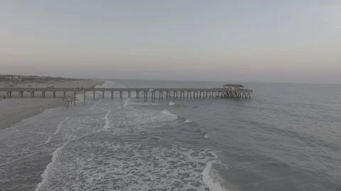 Sunrise Ocean Pier Push D-Log 库存影片 90018820