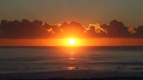 Sunrise on ocean with suffers Video stock 42703600